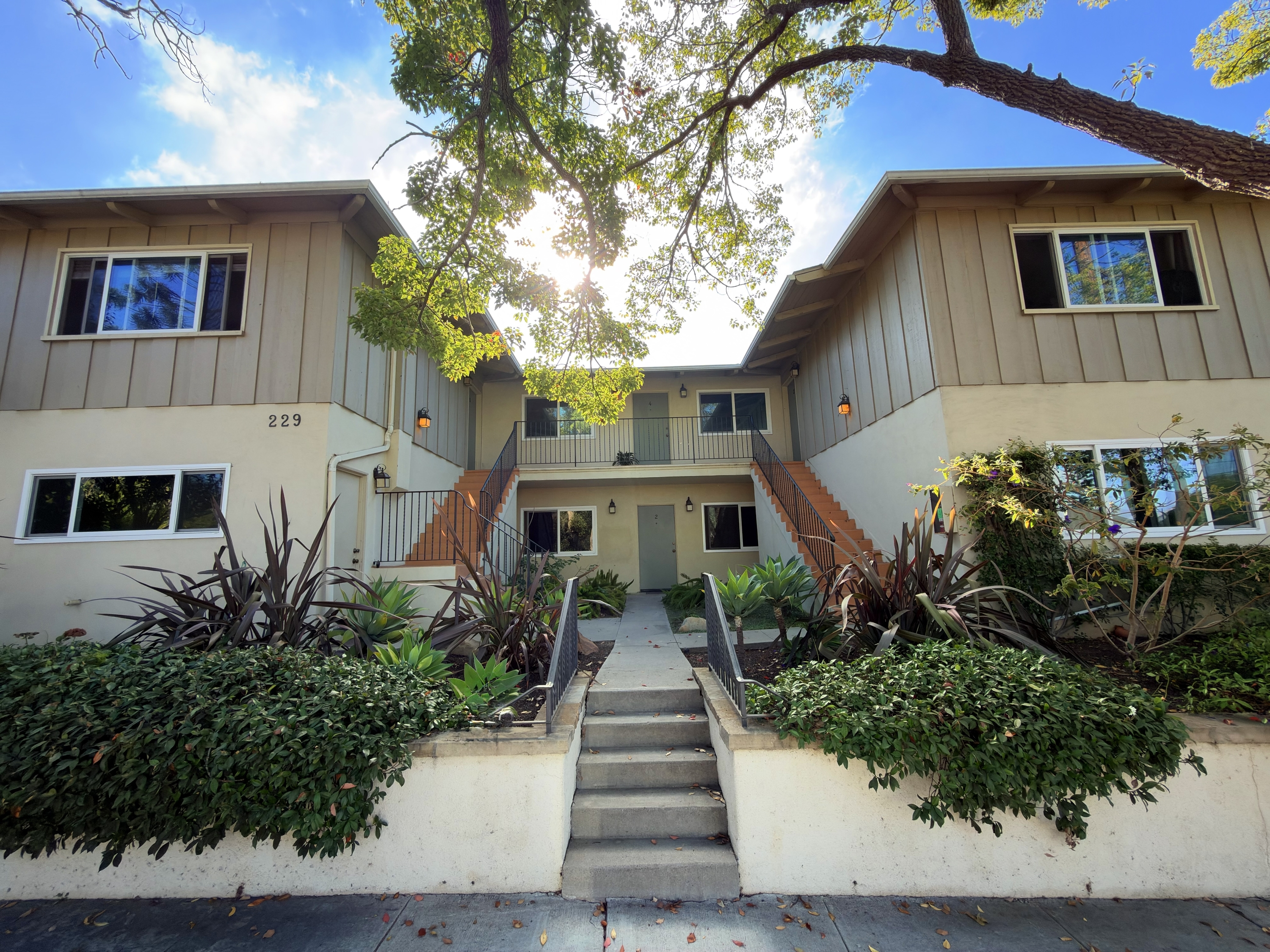 229 West Islay Street - 5