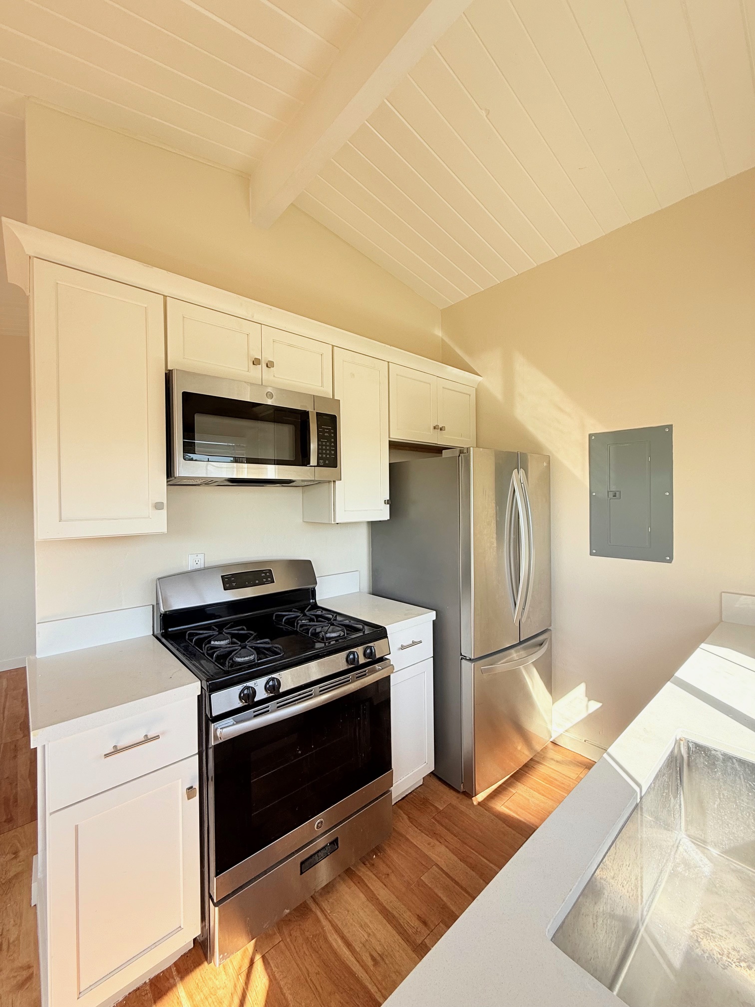 220 W. Sola Street - E