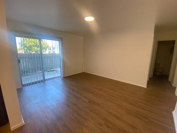 201 Ladera Street - 03