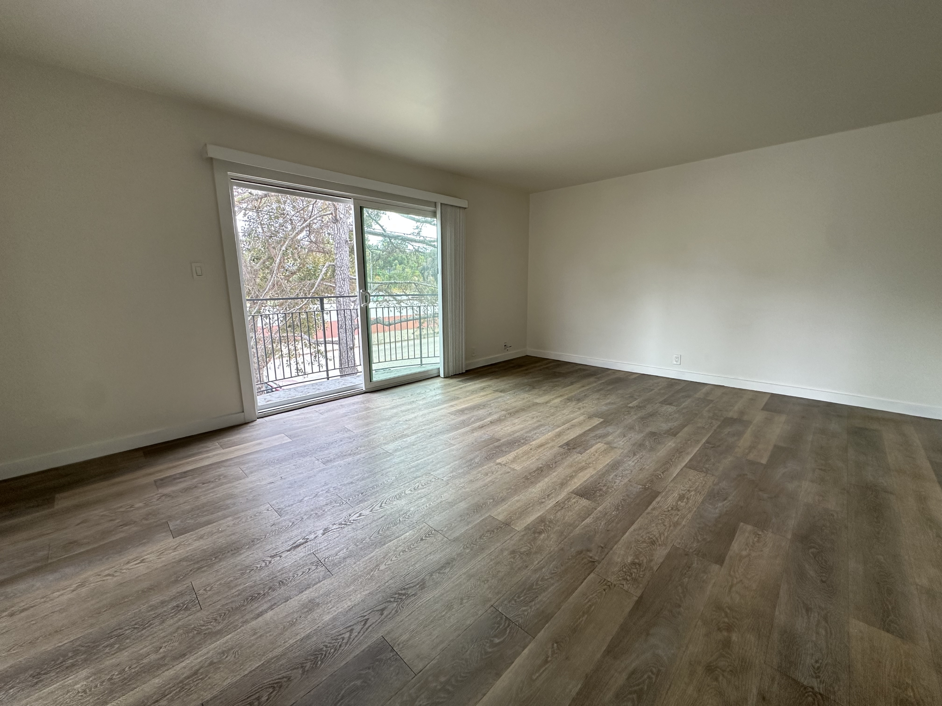 2420 Calle Real - B
