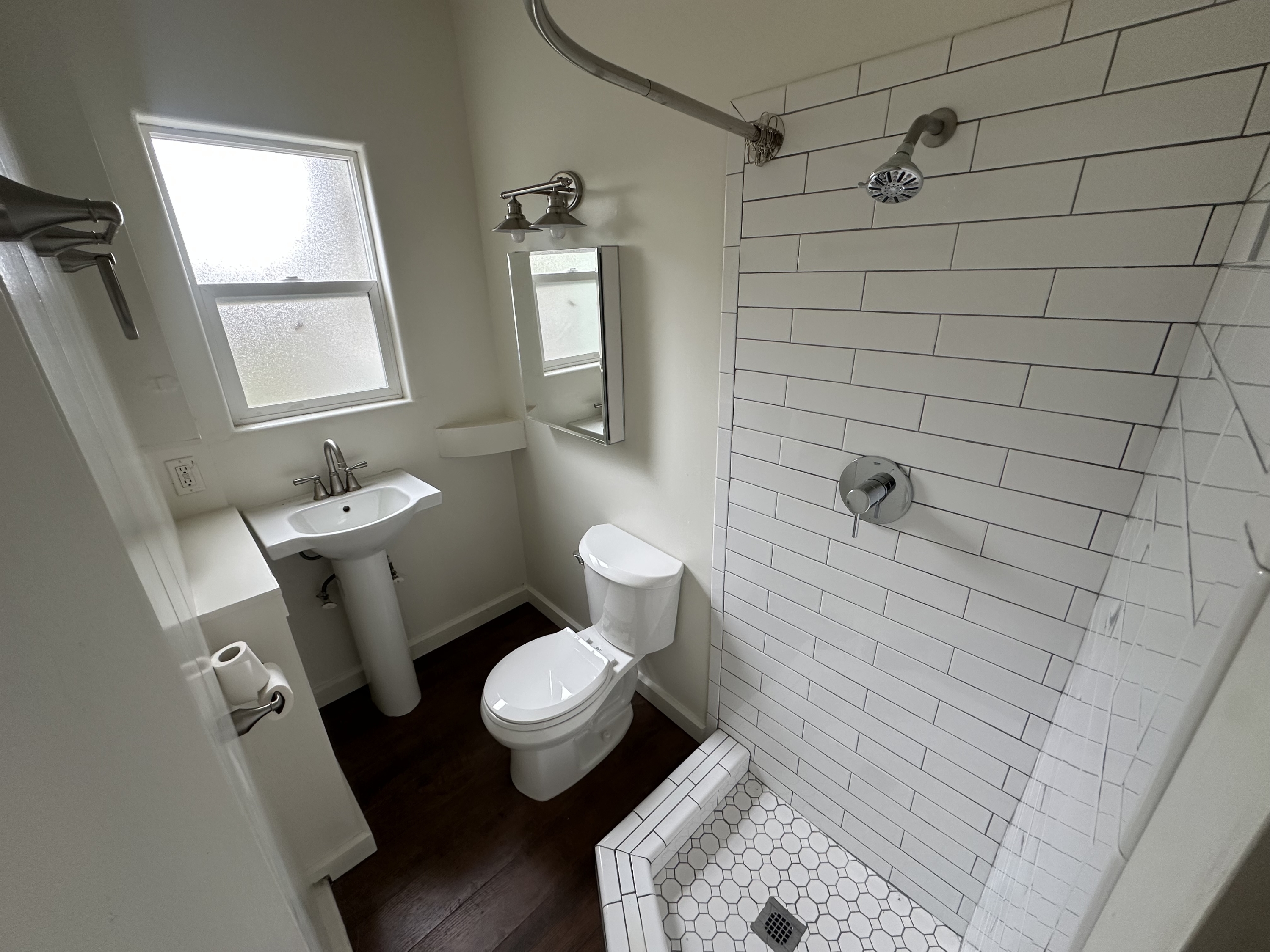 1605 Bath Street - 8