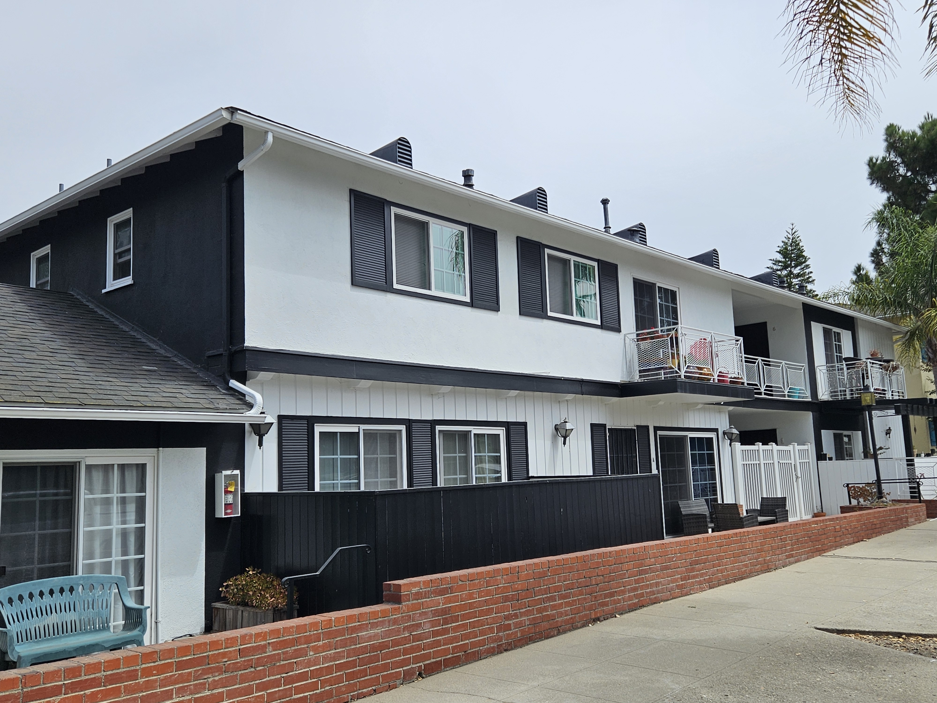 405 Corona Del Mar - 01