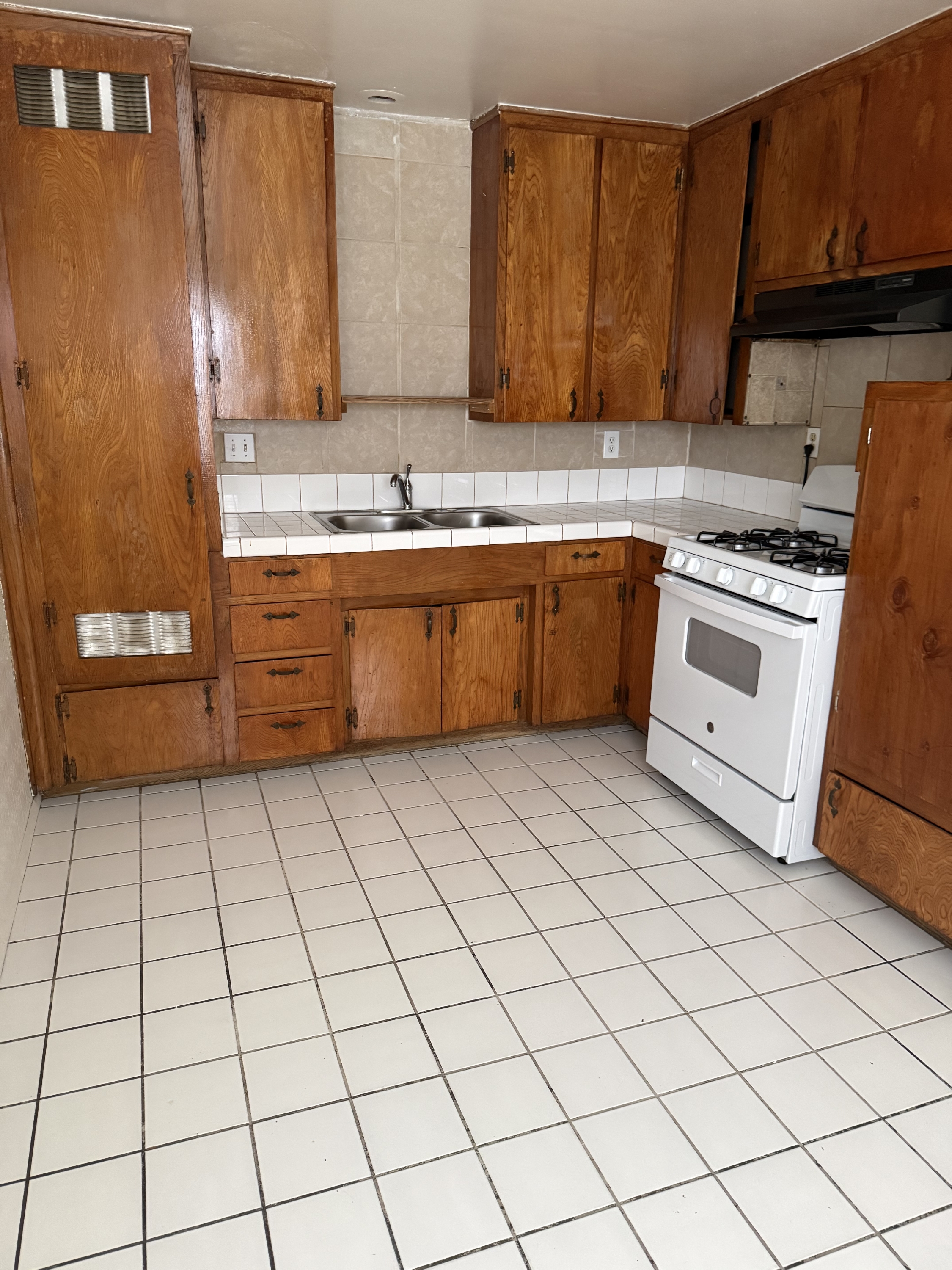 752 South G Street - C