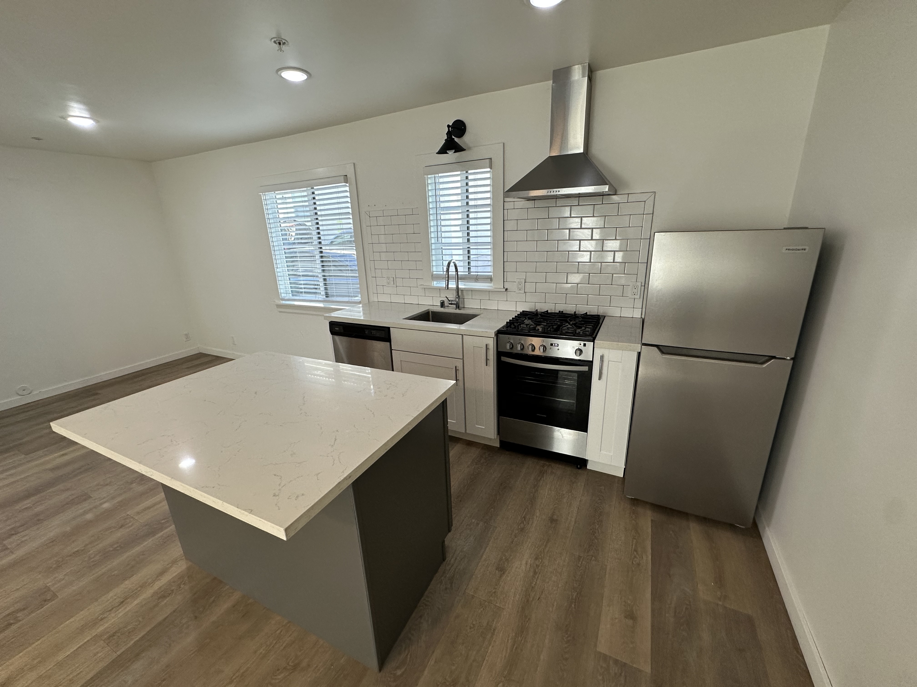 16 West Mission Street - 10